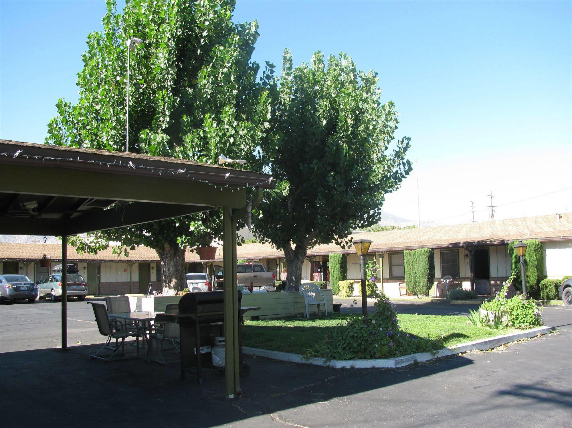 El Rancho Motel Бішоп Екстер'єр фото